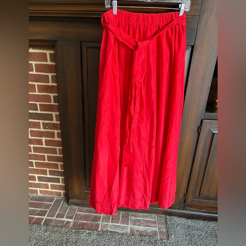 Banana Republic 100% silk skirt size small